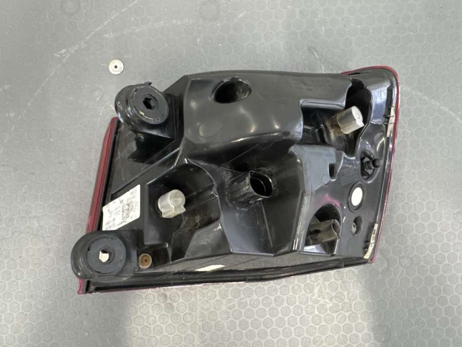 Baklykt venstre ytre til Audi A6, Allroad 2015-2019 (Type III, Fase 2) (C7) (C7) (4G9 945 095 F|)