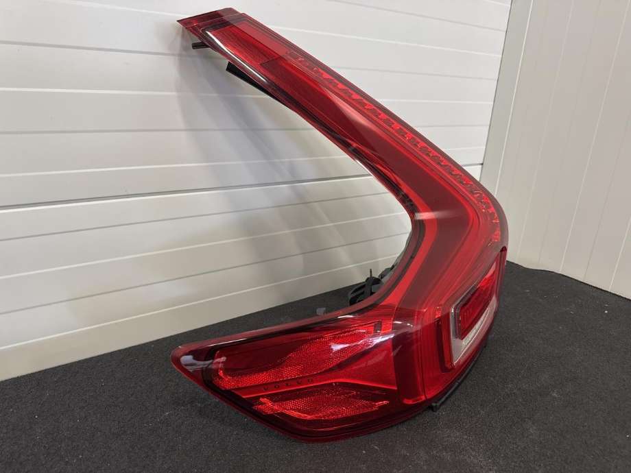 Baklykt venstre til Volvo XC40 2018-2024  (31446790|)