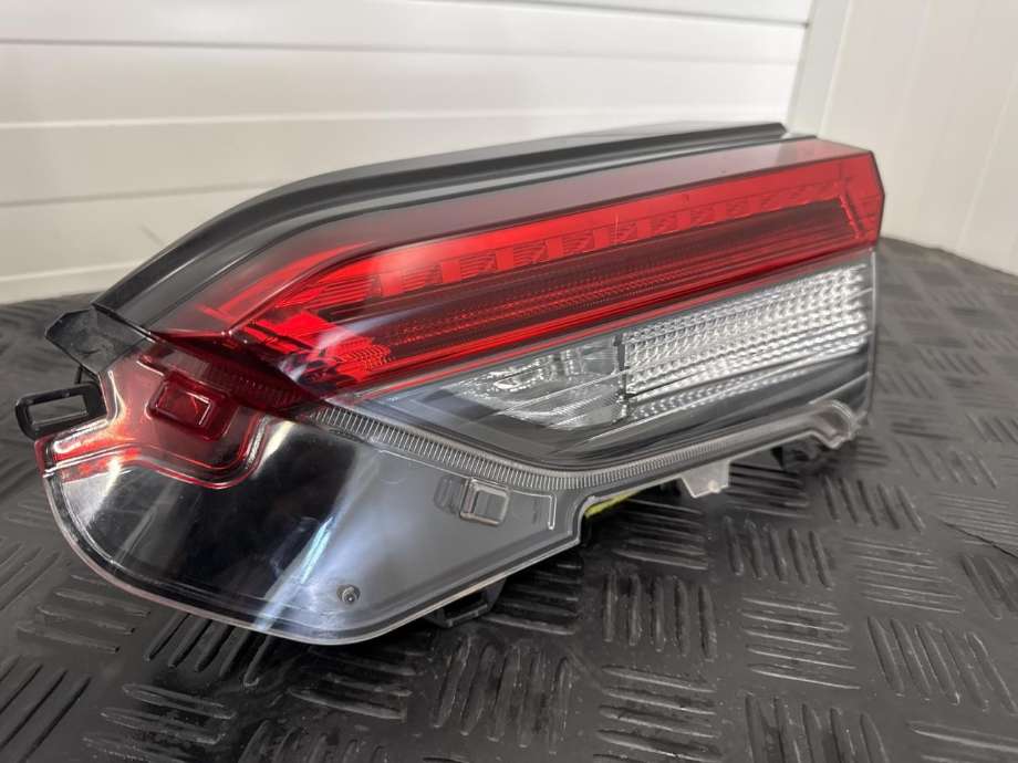 Baklykt høyre indre til Toyota RAV4 2019-->> (Type V) (8158041251|)
