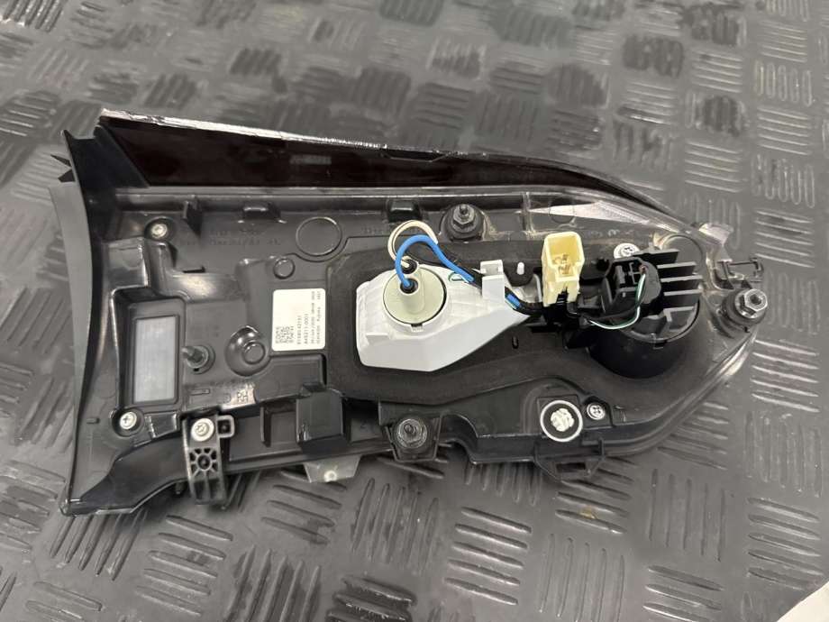 Baklykt høyre indre til Toyota RAV4 2019-->> (Type V) (8158041251|)