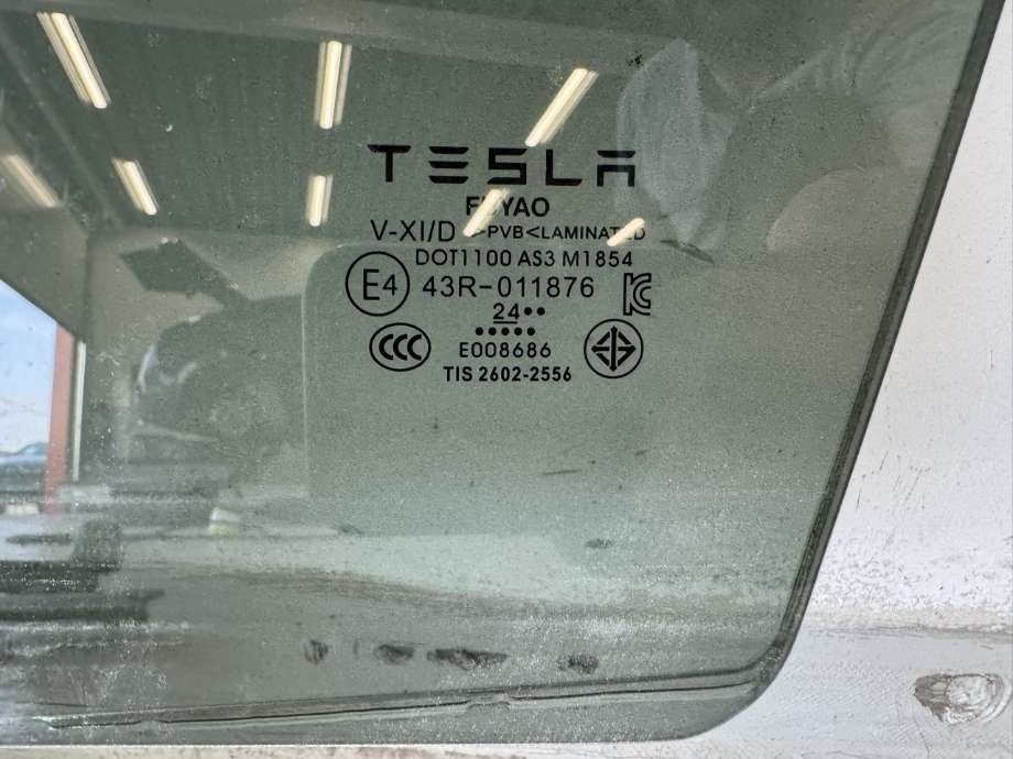Siderute venstre bak til Tesla Model Y 2024-->> (Type II)  