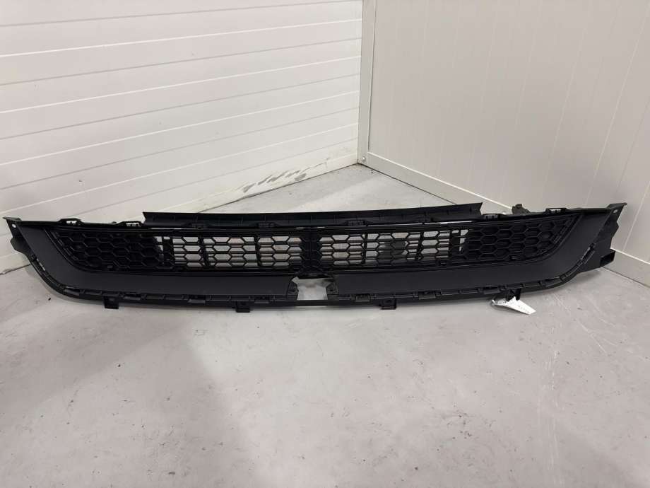 Grill midt til Tesla Model Y, 2024-->> (Type II) (1983889-00-C)