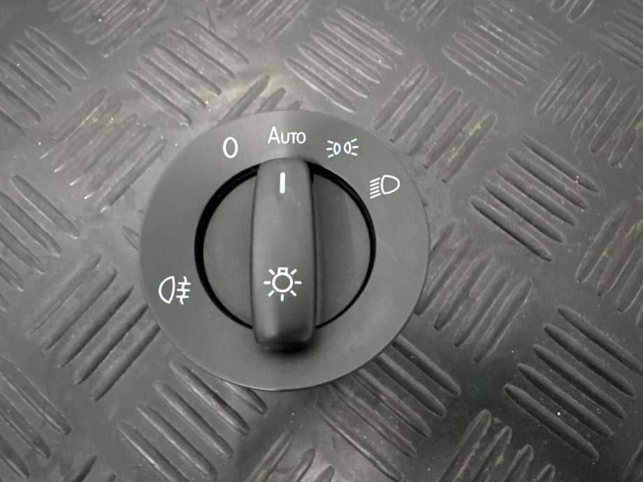 Bryter lys til VW Caddy 2020-->> (Type IV) (1K0941431BK|)