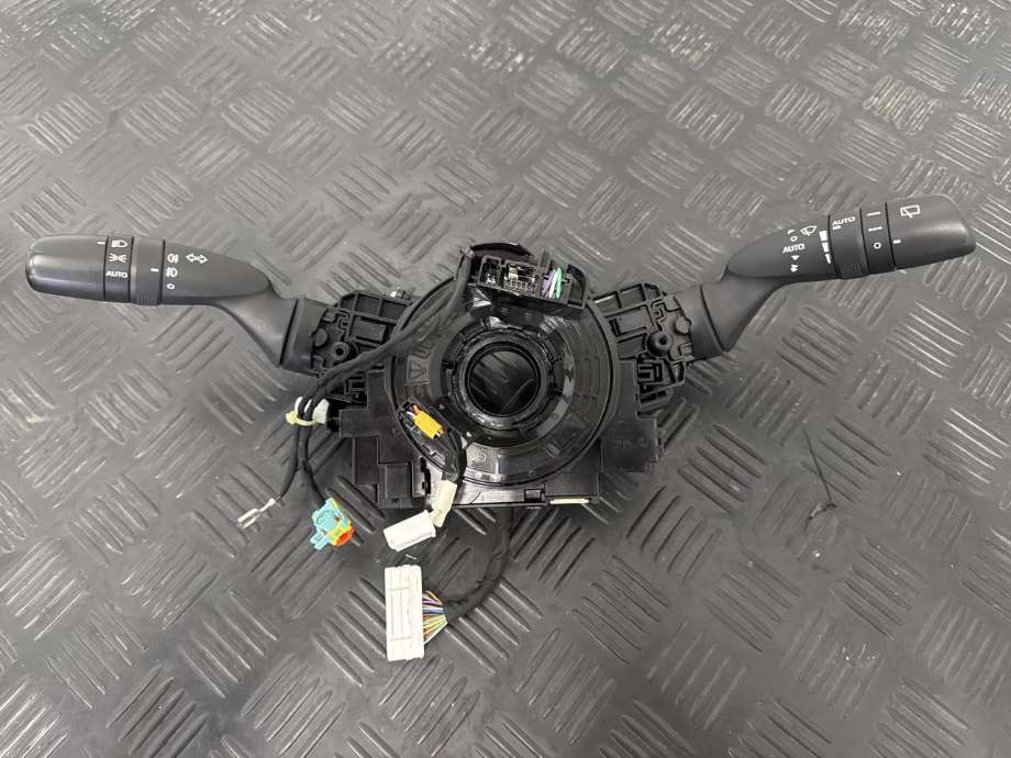 Bryter combi til Toyota RAV4 2019-->> (Type V) (8431911010|8465242200|8924B50010|)