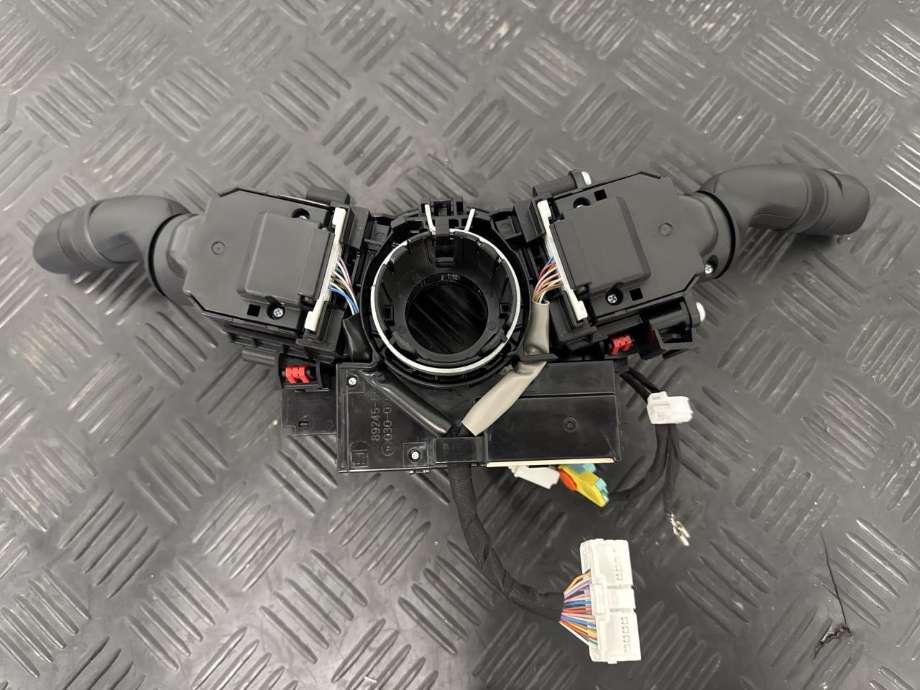 Bryter combi til Toyota RAV4 2019-->> (Type V) (8431911010|8465242200|8924B50010|)