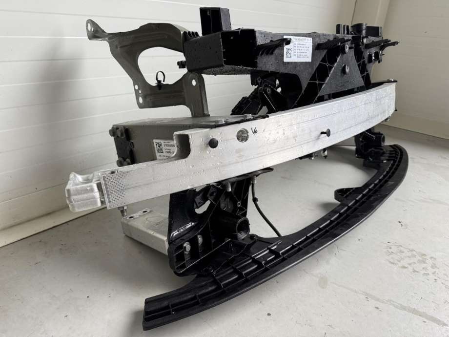 Frontplate til Tesla Model Y 2024-->> (Type II)