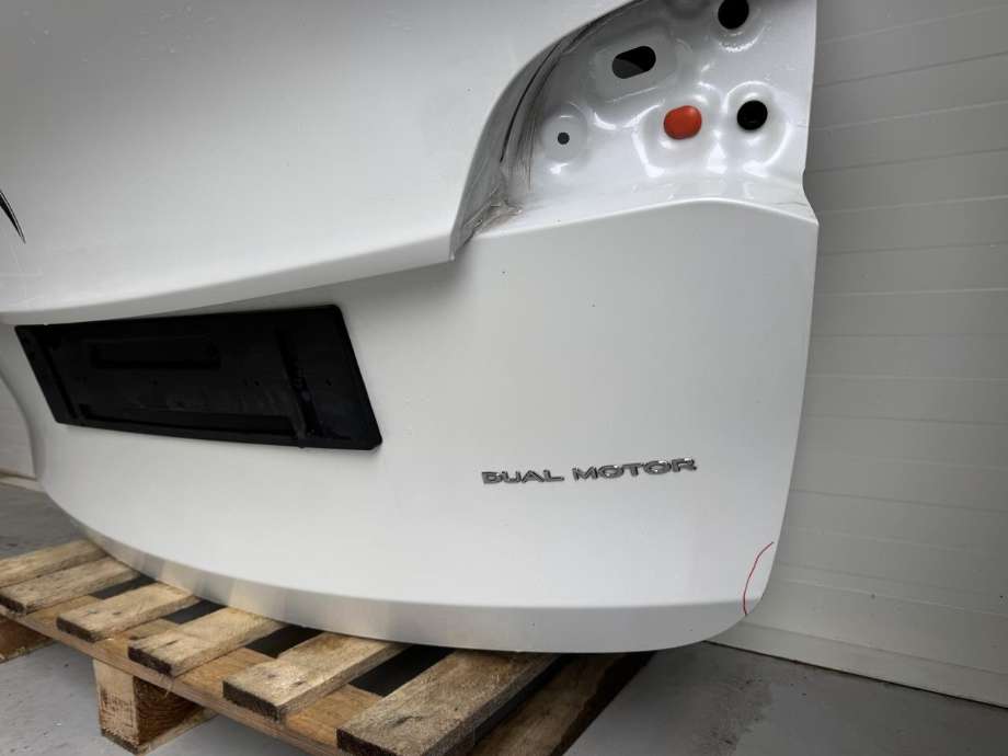 Bakluke til Tesla Model Y 2021-2024 (Type I)