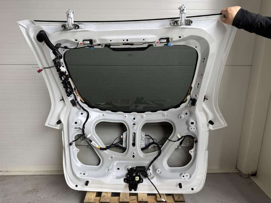 Bakluke til Tesla Model Y 2021-2024 (Type I)