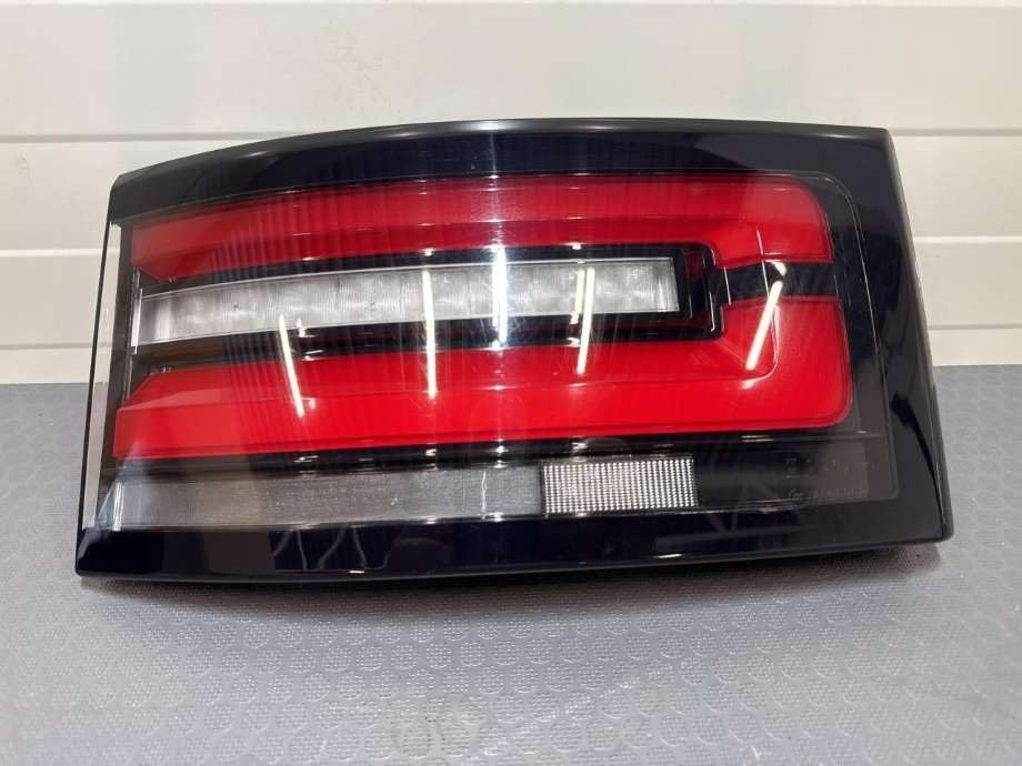 Baklykt venstre indre til Land Rover Discovery 2017-->> (Type V) (LR106838 HY3213193BD|LR126308 HY3213193BF|)