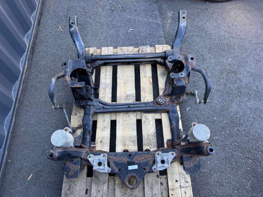 Travers foran hoved til Land Rover Discovery, 2017-->> (Type V) (LR081348)