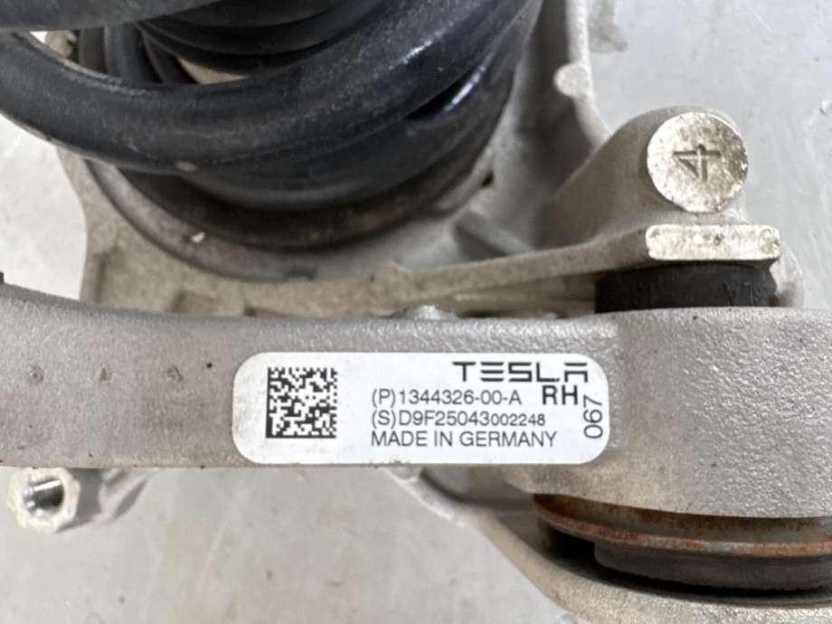 Fjærbein høyre foran til Tesla Model Y 2024-->> (Type II) (2188366-99-C|134432600A|)