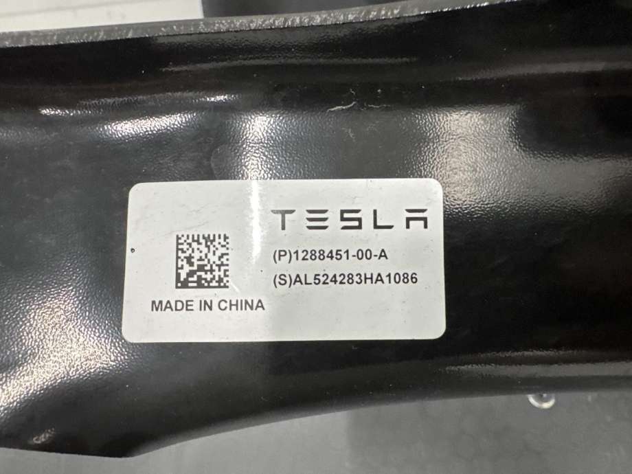 Bærebru venstre bak til Tesla Model Y 2024-->> (Type II)  (1288451-00-A|)