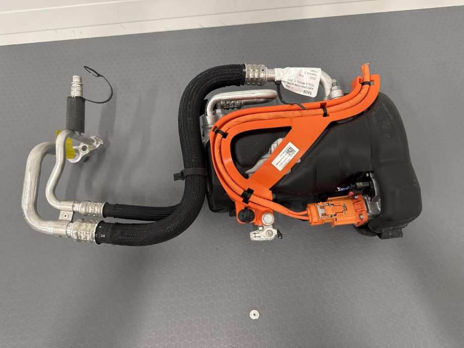 Aircondition kompressor elbil til Tesla Model Y 2024-->> (Type II) (1501256-98-M|)