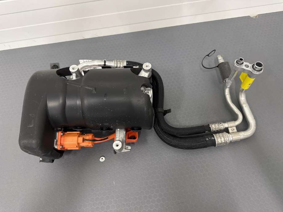 Aircondition kompressor elbil til Tesla Model Y 2024-->> (Type II) (1501256-98-M|)