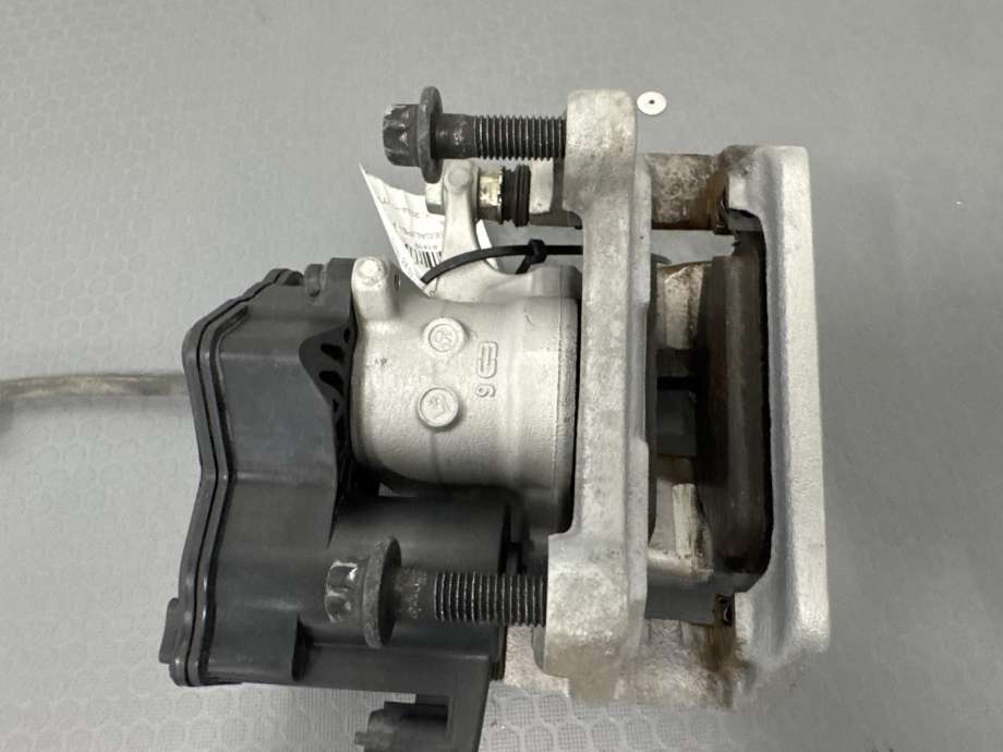 Bremsecaliper høyre bak, elektrisk til Tesla Model Y 2024-->> (Type II)  (2188642-50-B|)