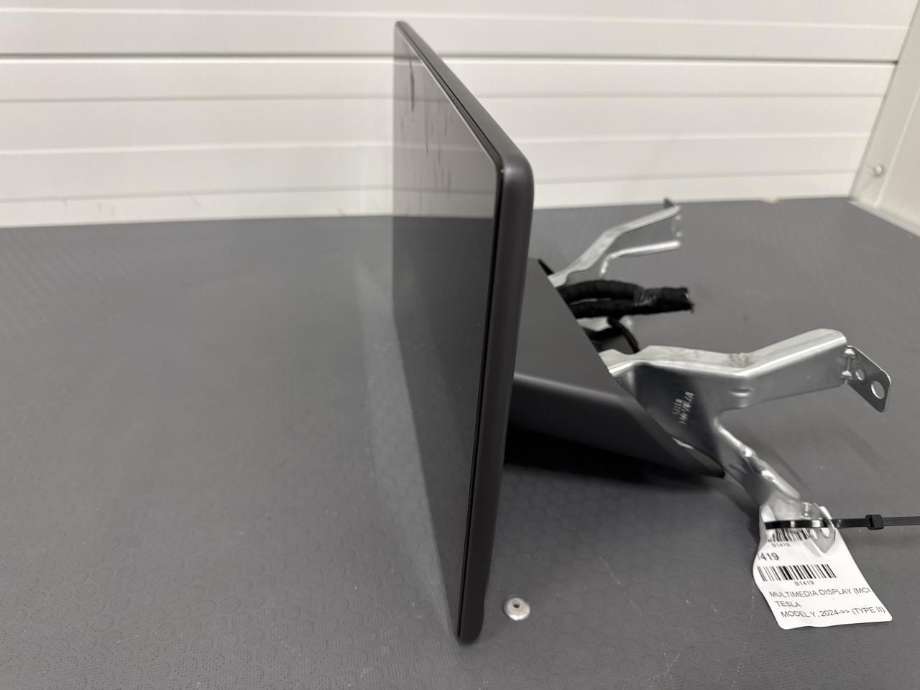 Multimedia display (MCU - Media Controller Unit) til Tesla Model Y 2024-->> (Type II)  (1756566-00-D|)