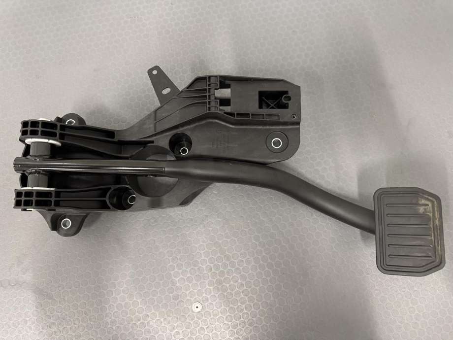 Pedal brems til Tesla Model Y 2024-->> (Type II) (2188691-50-B|)