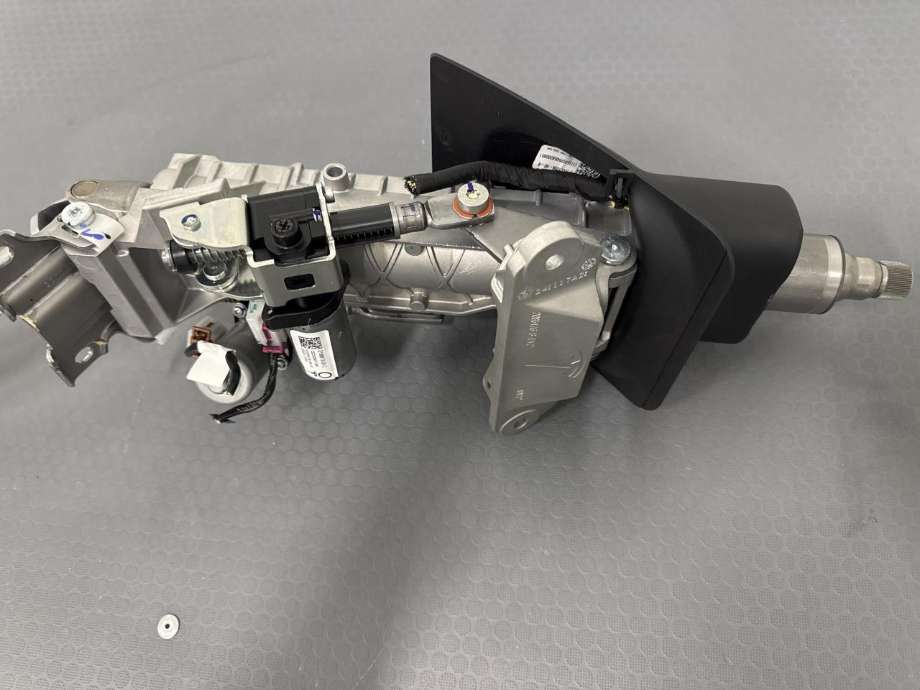 Rattaksel til Tesla Model Y 2024-->> (Type II)  (2188813-00-C|)