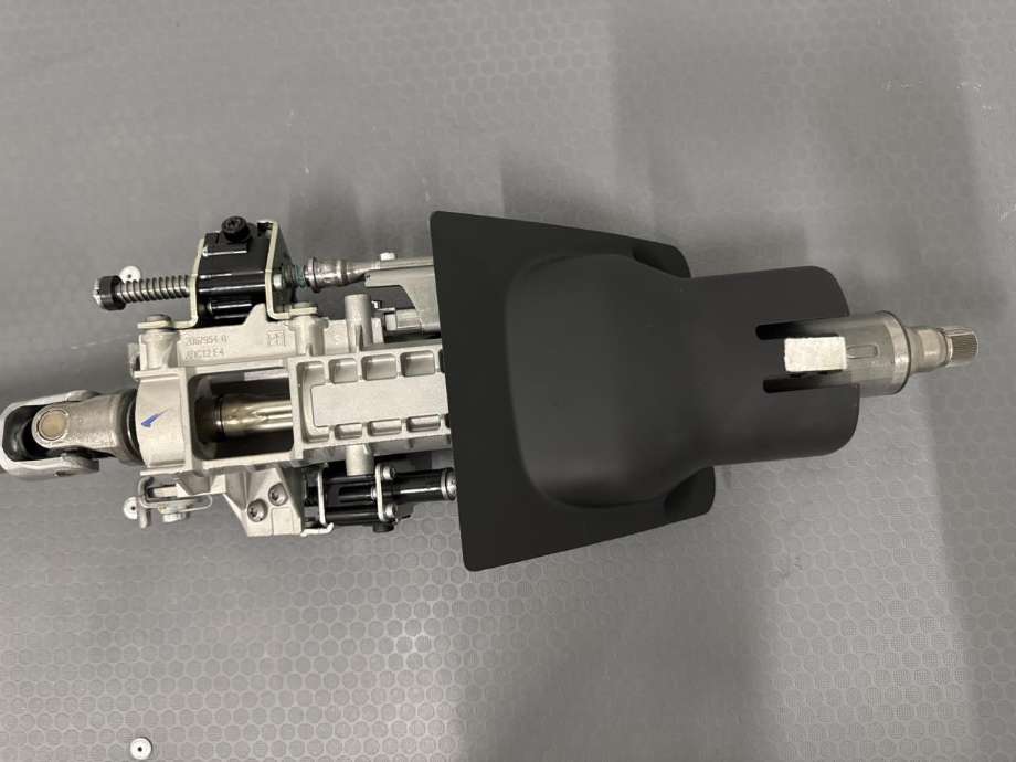 Rattaksel til Tesla Model Y 2024-->> (Type II)  (2188813-00-C|)