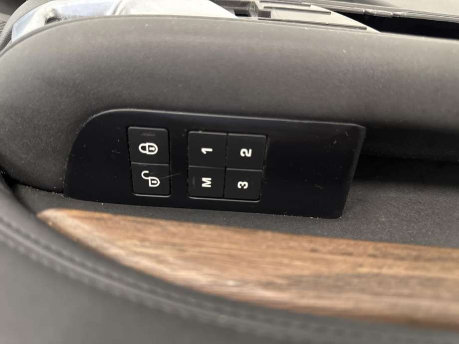 Dørtrekk venstre til Land Rover Discovery 2017-->> (Type V)  (LR082019|HY3223943AA|)