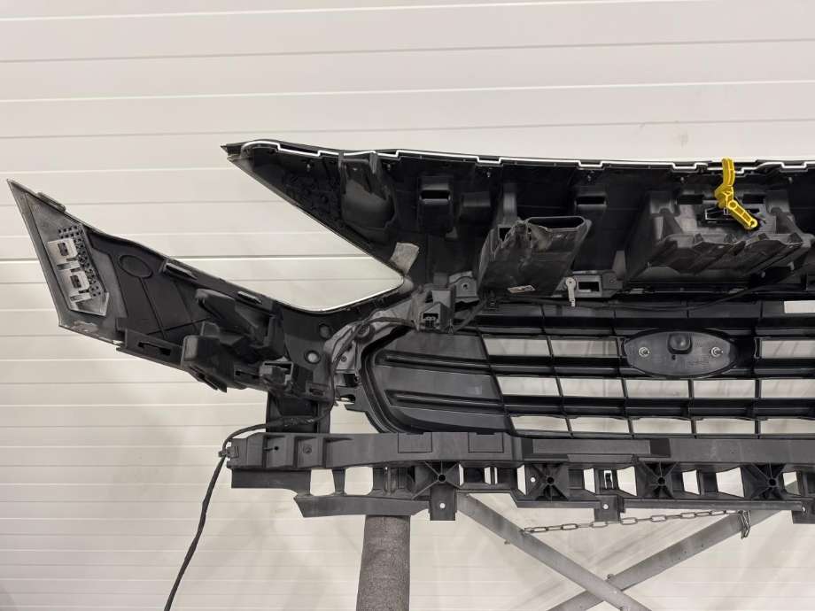 Støtfanger foran til Ford Transit Connect 2018-->> Type II, Fase 2 (KT1B-17A989-BCPRAA|KT1B8150AD5YZ9|FARGEKODE: MOONDUST SILVER)