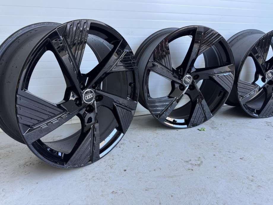Felgsett aluminium til Audi e-tron 2018-->>  (22 TOMMER|9|5JX22 H2 ET36|4KE601025B)