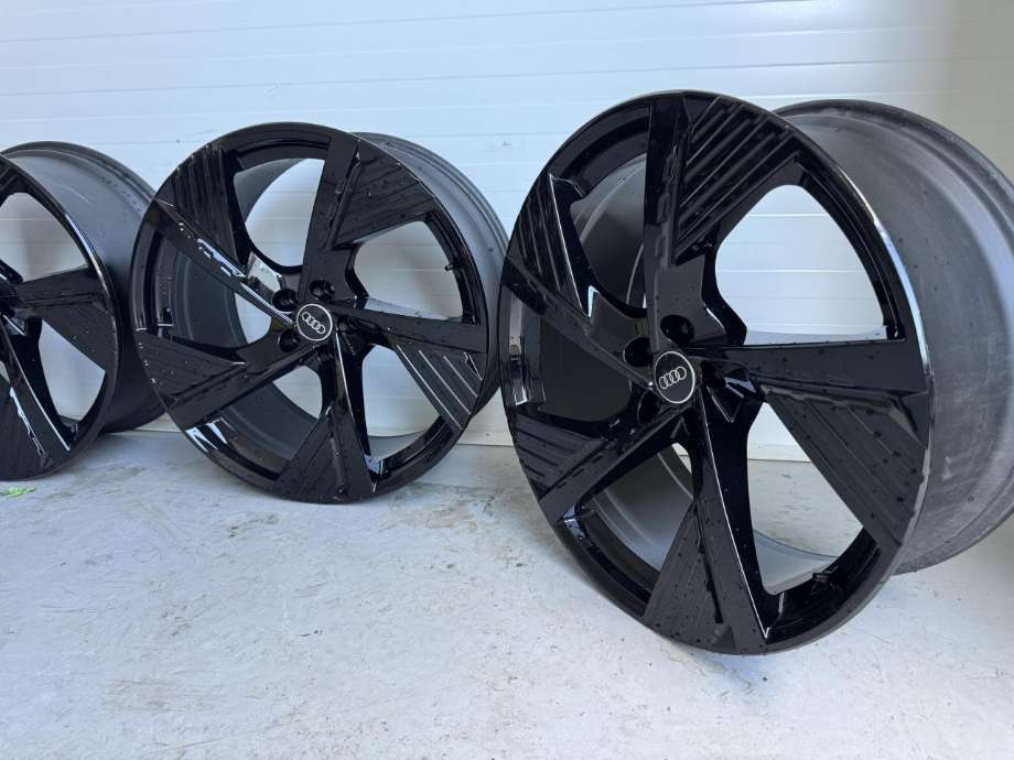 Felgsett aluminium til Audi e-tron 2018-->>  (22 TOMMER|9|5JX22 H2 ET36|4KE601025B)