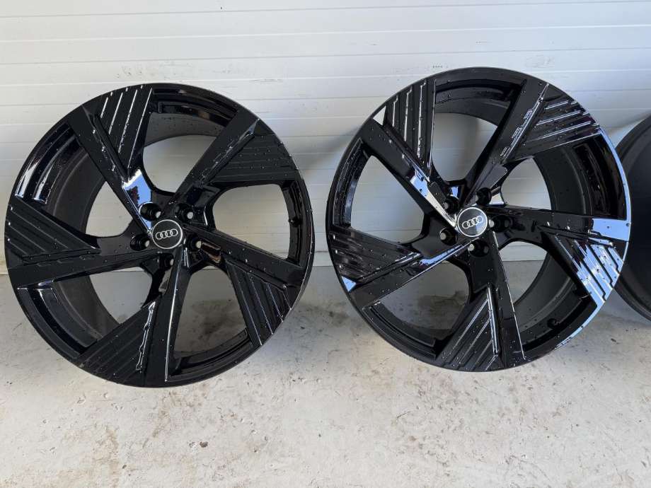 Felgsett aluminium til Audi e-tron 2018-->>  (22 TOMMER|9|5JX22 H2 ET36|4KE601025B)