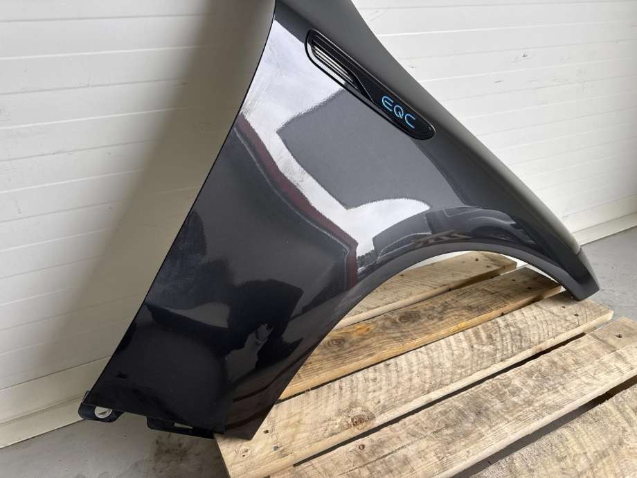 Skjerm høyre foran til Mercedes EQC 2019-->> (A2938804600|)