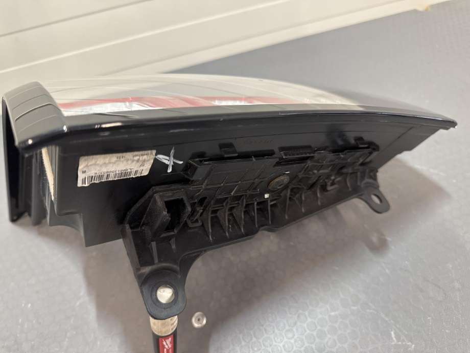 Baklykt høyre til Land Rover Range Rover 2013-->> (Type IV)  (LR061659|CK5213404AE|)