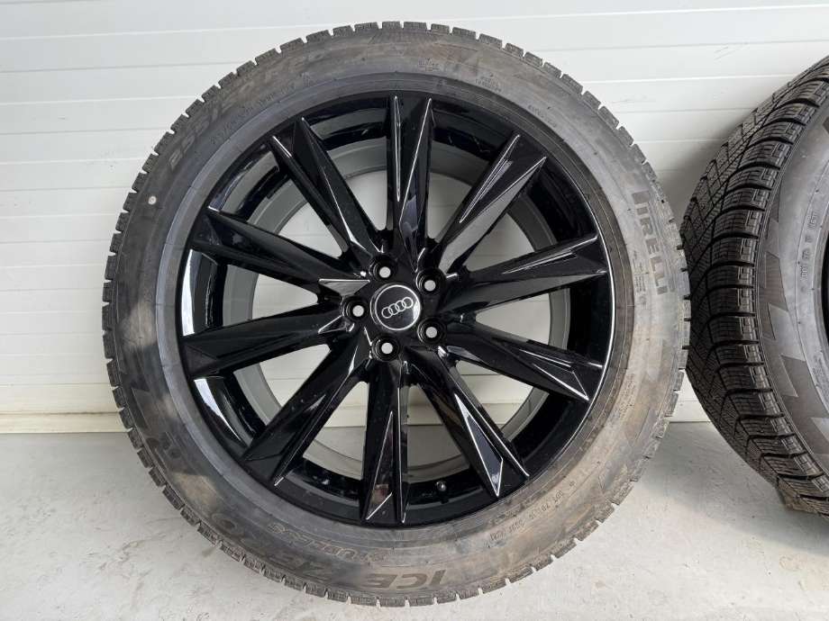 Hjulsett aluminium vinter til Audi e-tron 2018-->> (255/50/20 109H|9|0JX20 ET38|4KE071490A)