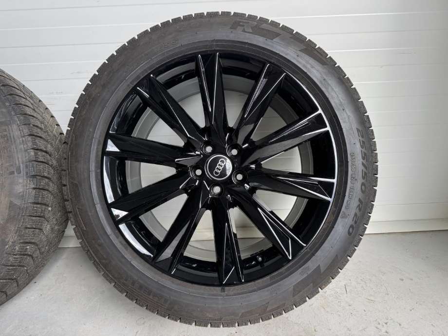 Hjulsett aluminium vinter til Audi e-tron 2018-->> (255/50/20 109H|9|0JX20 ET38|4KE071490A)