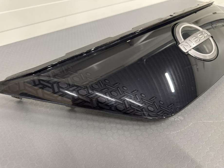 Grill midt til Nissan Leaf 2018-->> (Type II)  (620726WK5B|)