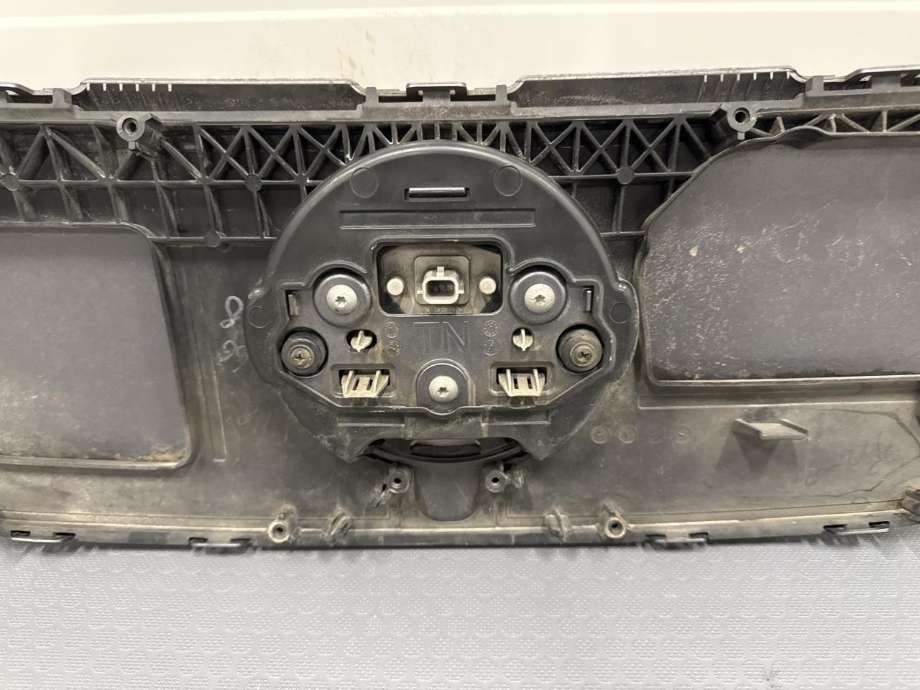 Grill midt til Nissan Leaf 2018-->> (Type II)  (620726WK5B|)