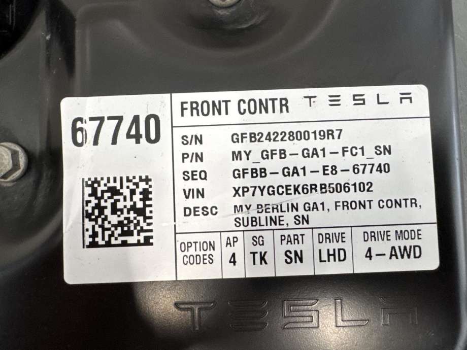 Styreenhet comfort (BCM) til Tesla Model Y 2021-2024 (Type I)  (1497319-00-E|1497327-00-B|)