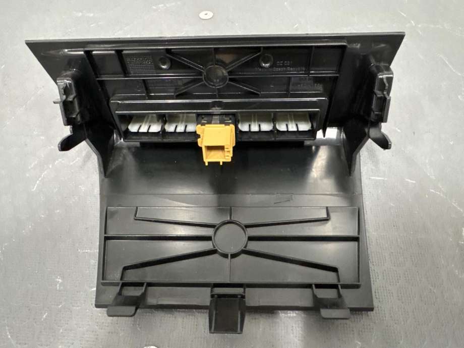 Innredning diverse til VW Caddy 2015-2020 (Type III, Fase 3)  (2K5863347|)