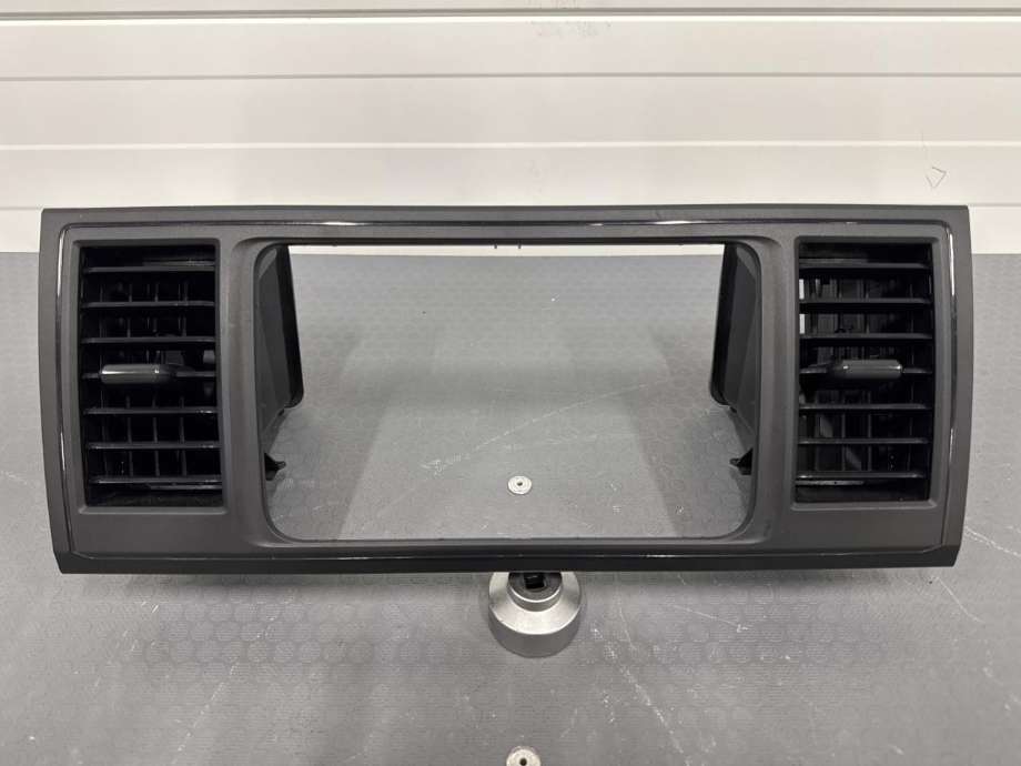Dashbord friskluftdyse til VW Transporter / Caravelle, 2015-2019 (T6) (T6) (7E1 857 038 C)