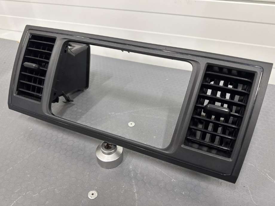 Dashbord friskluftdyse til VW Transporter / Caravelle 2015-2019 (T6) (T6) (7E1 857 038 C|7E1 857 038 F|)