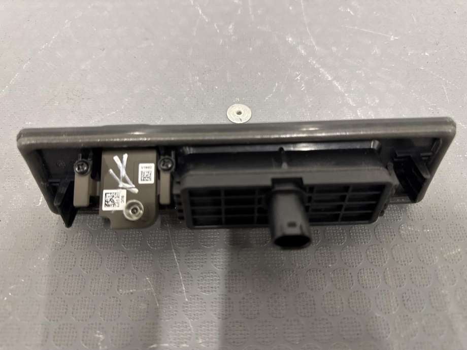 Parkeringskamera bak til Tesla Model Y 2021-2024 (Type I)  (1095949-00-E|)