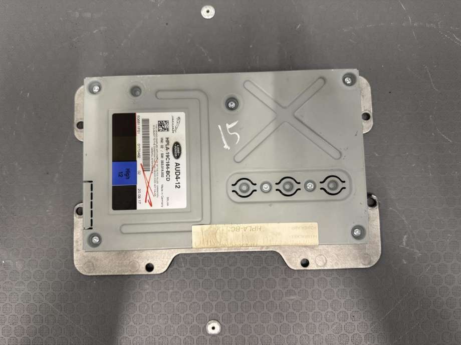 Bilstereo forsterker til Land Rover Discovery, 2017-->> (Type V)  (HPLA 19C164 BCD)