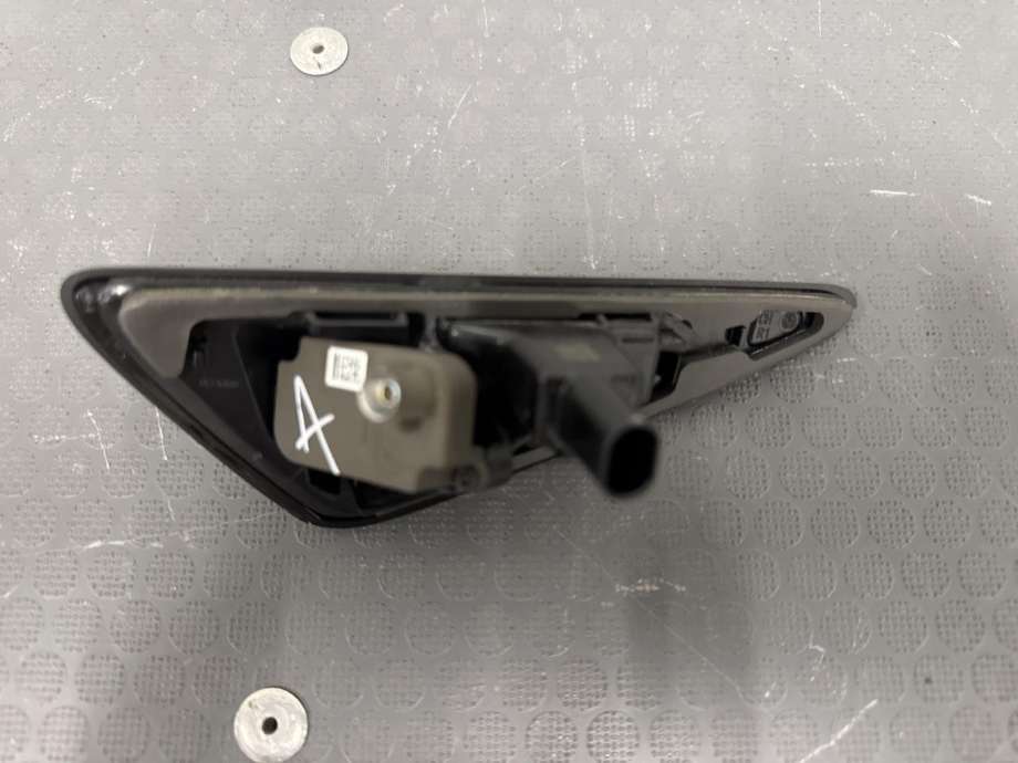 Kamera parkeringshjelp til Tesla Model Y 2021-2024 (Type I) (1495865-20-D|)