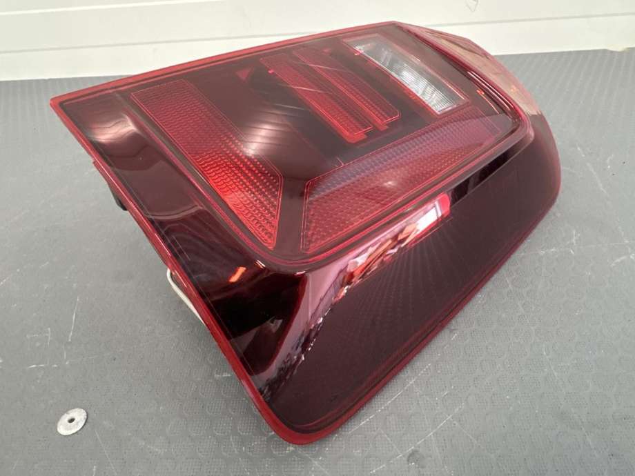 Baklykt høyre til VW Caddy 2015-2020 (Type III, Fase 3)  (2K1 945 096 AA|)