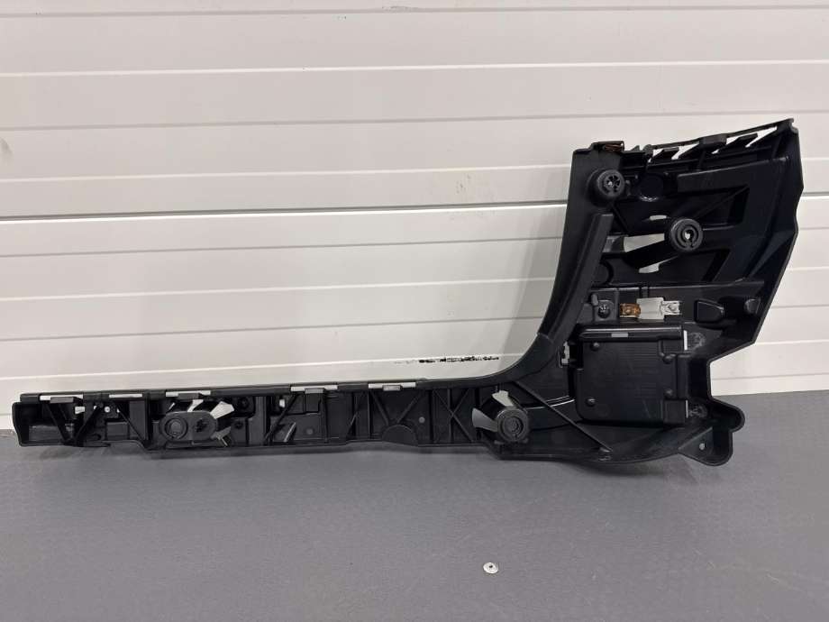 Støtfanger bak feste til BMW X3 2010-2017 (F25) (F25) (51 12 7 338 757|)