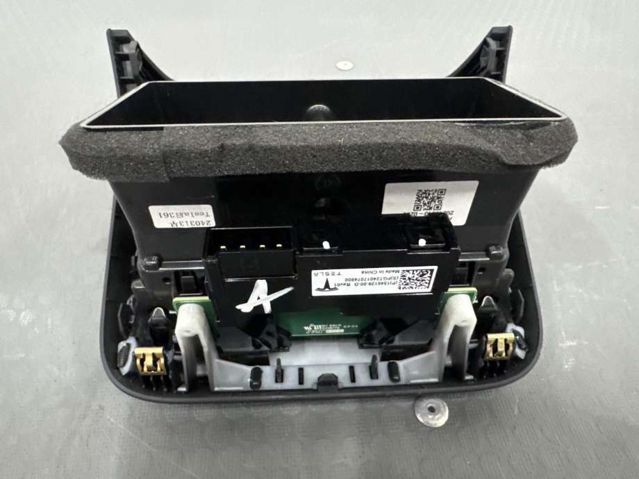 Varmeapparat betjening bak til Tesla Model Y 2021-2024 (Type I) (1111072-00-E|1546129-00-D|)
