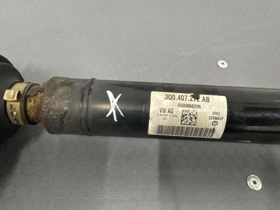Drivaksel høyre foran til VW Caddy 2015-2020 (Type III, Fase 3)  (3Q0407272AB|)