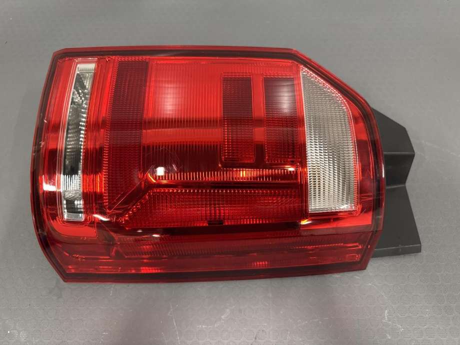 Baklykt høyre til VW Transporter / Caravelle 2015-2019 (T6) (T6) (7E0 945 096 AD|)