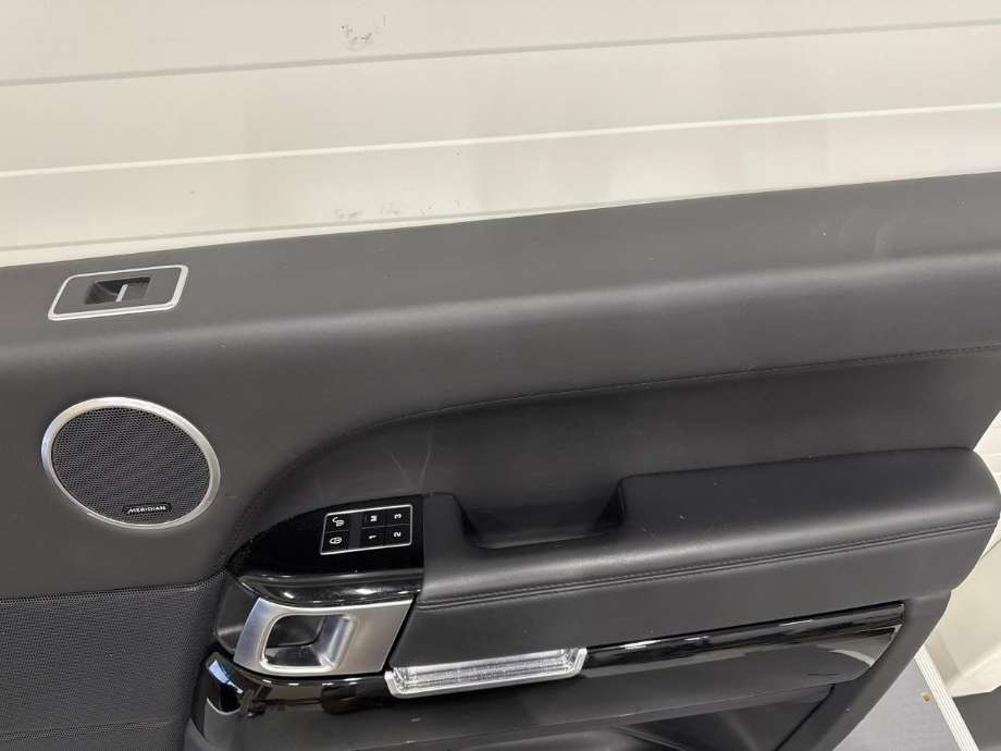 Dørtrekk høyre til Land Rover Range Rover 2013-->> (Type IV)  (LR040531|CK5223943AA|)