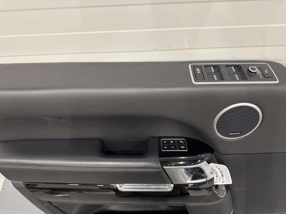 Dørtrekk venstre til Land Rover Range Rover 2013-->> (Type IV)  (LR040531|CK5223943AA|)