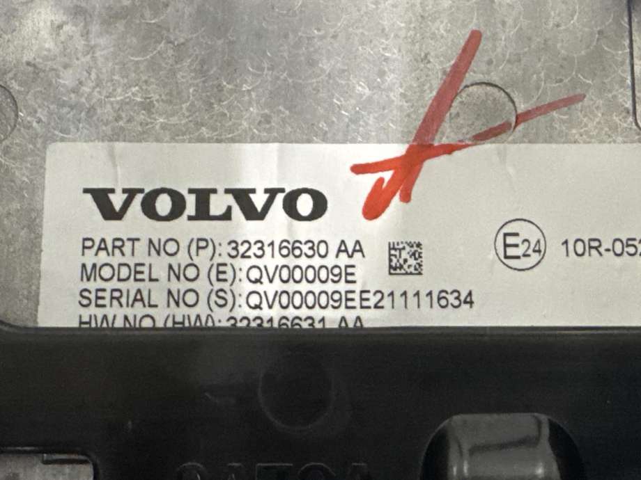 Bilstereo navigasjon skjerm til Volvo XC40 2018-2024 (32316630AA|36010873|)