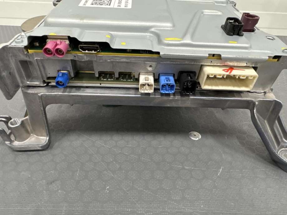 Styreenhet autopilot til Tesla Model Y 2021-2024 (Type I)  (1787419-00-H|)